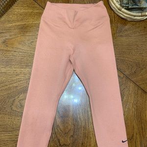 Nike • Dri-Fit Leggings